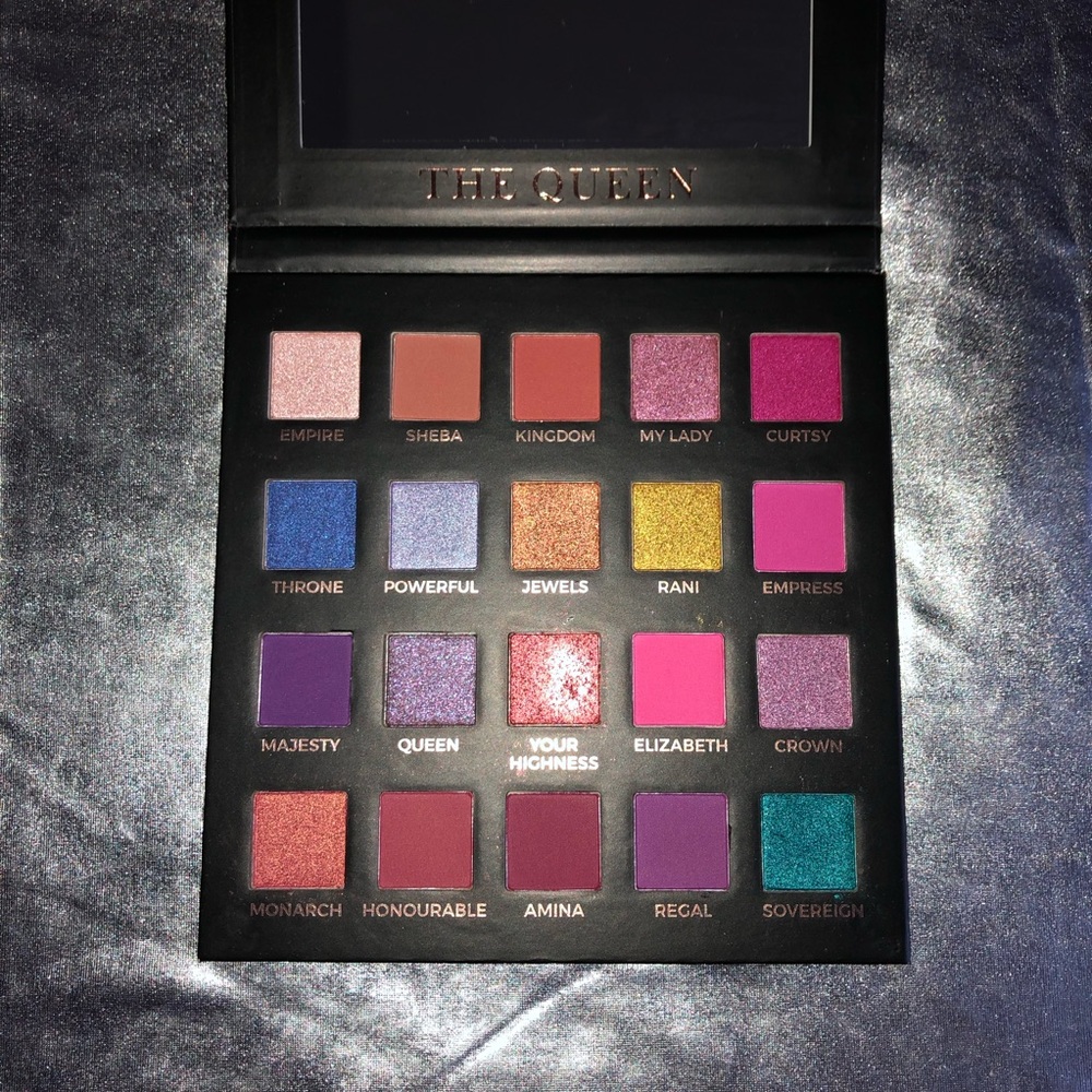 Eloise Beauty The Queen palette